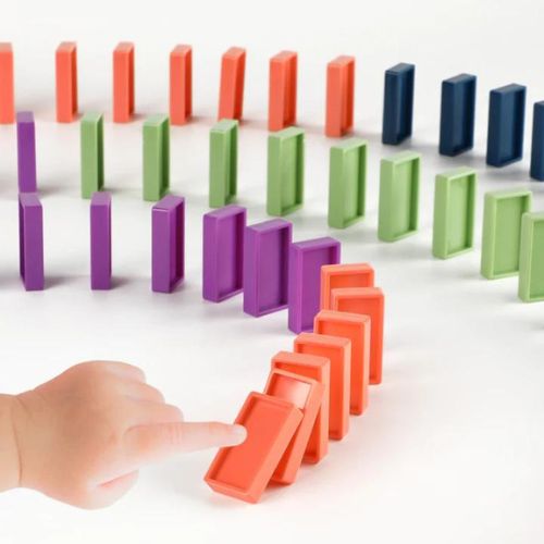 Automatic Domino Train